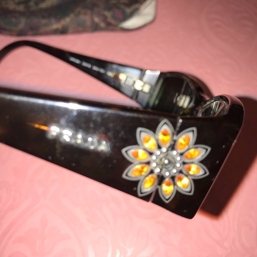 Prada eyeglasses with orange flower - Picture 5 of 8